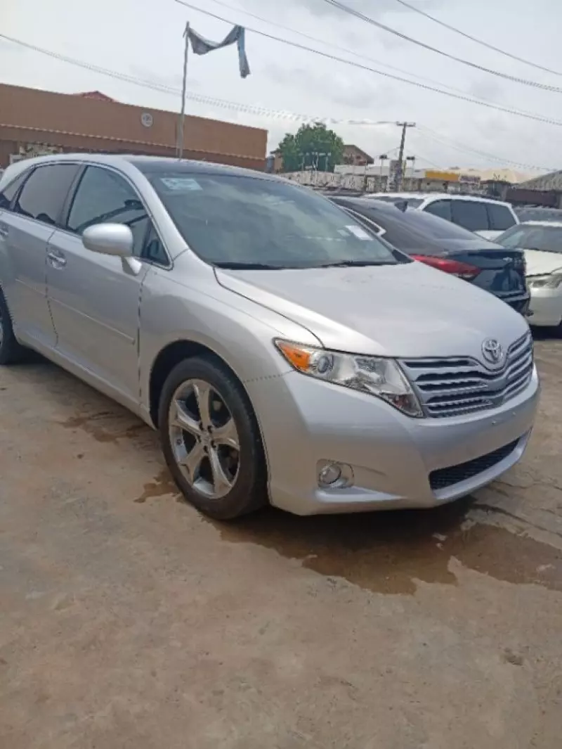 Toyota Venza   - 2010
