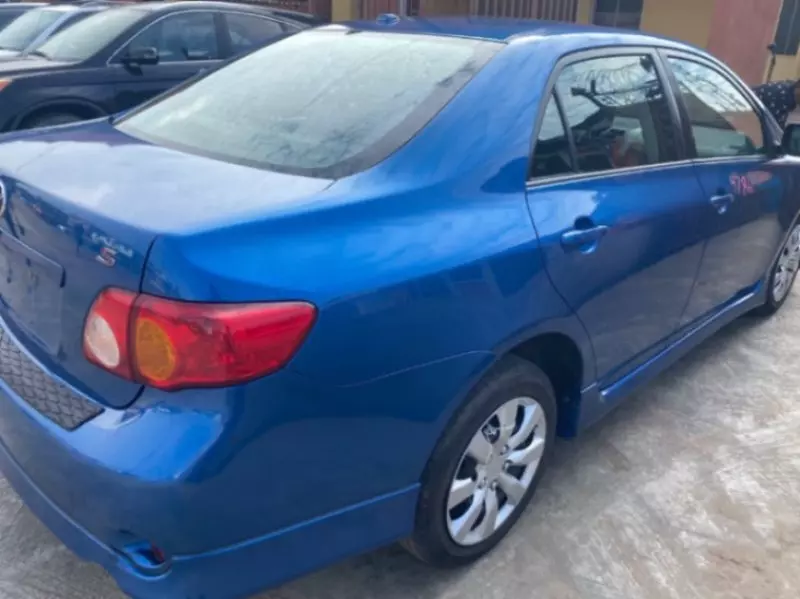 TOYOTA Corolla   - 2009