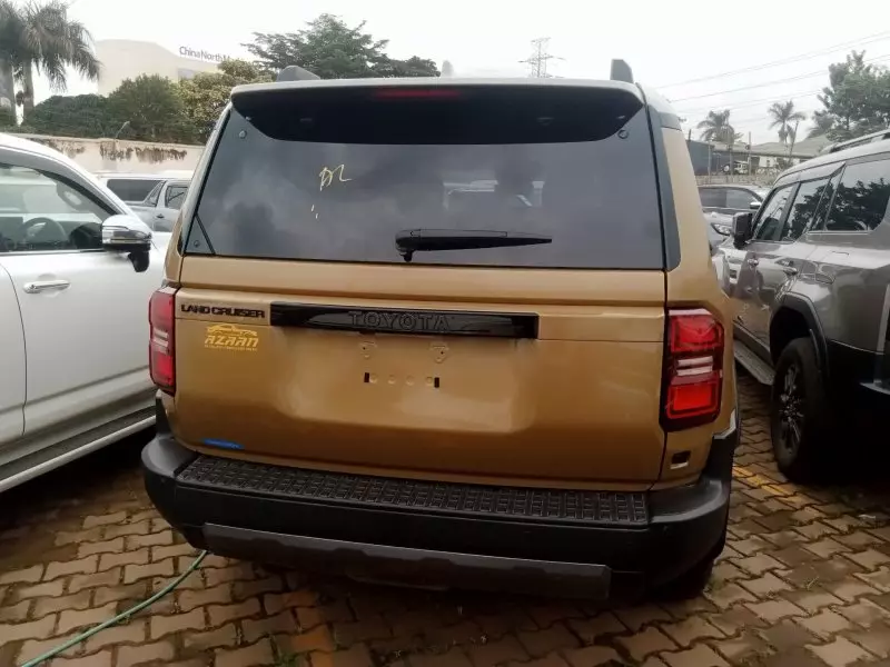 Toyota Landcruiser Prado - 2023