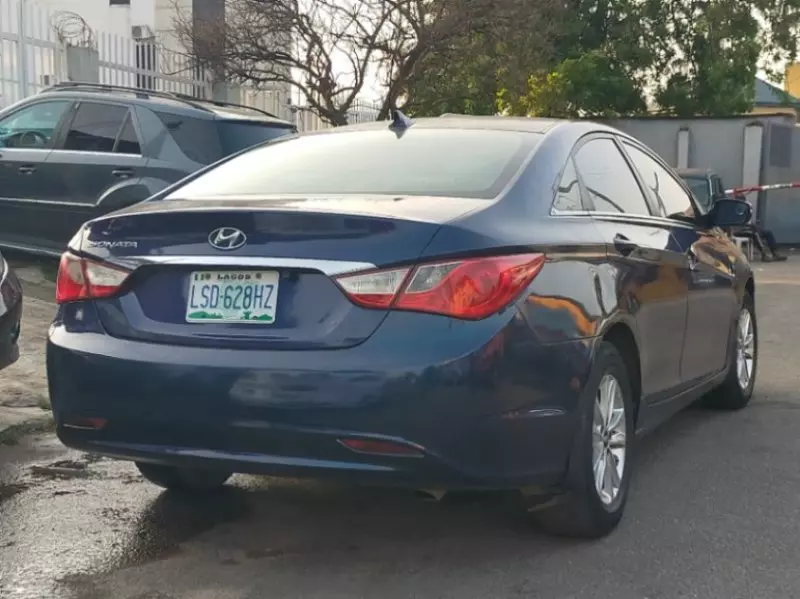 Hyundai Sonata   - 2012