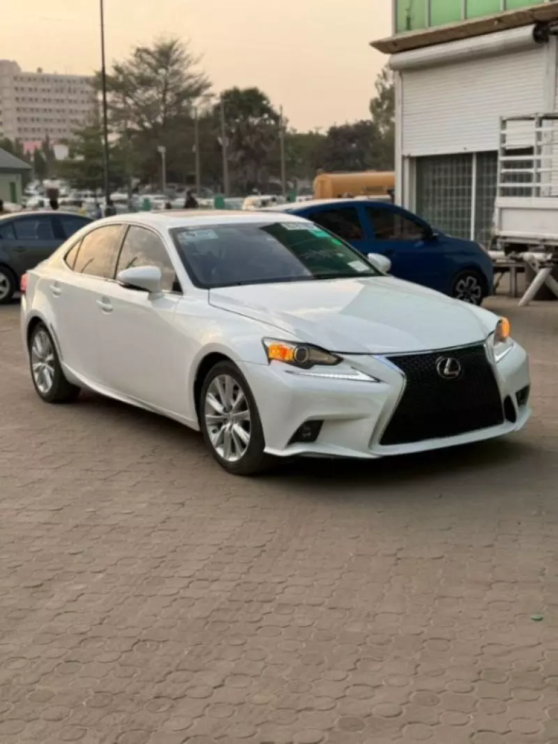Lexus IS 250   - 2015
