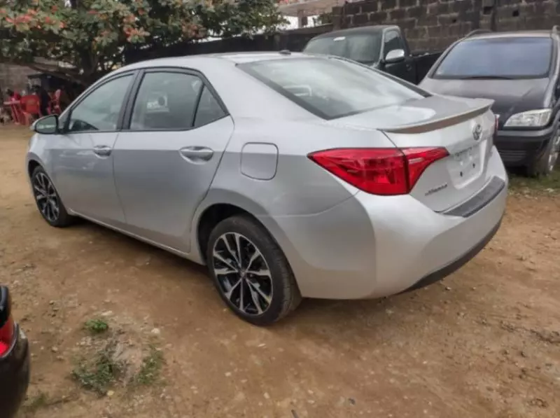 TOYOTA Corolla   - 2019