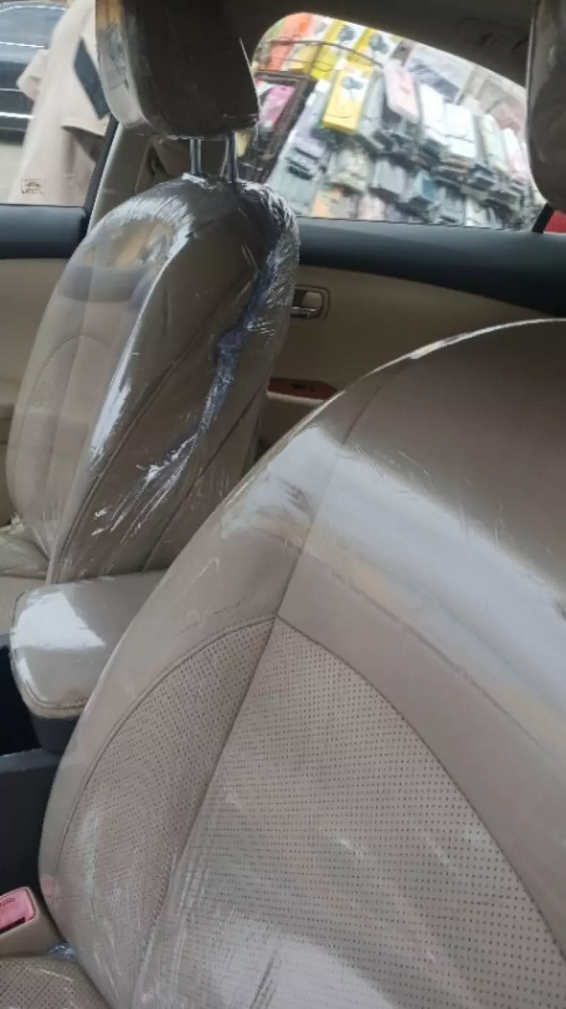 Lexus ES   - 2010