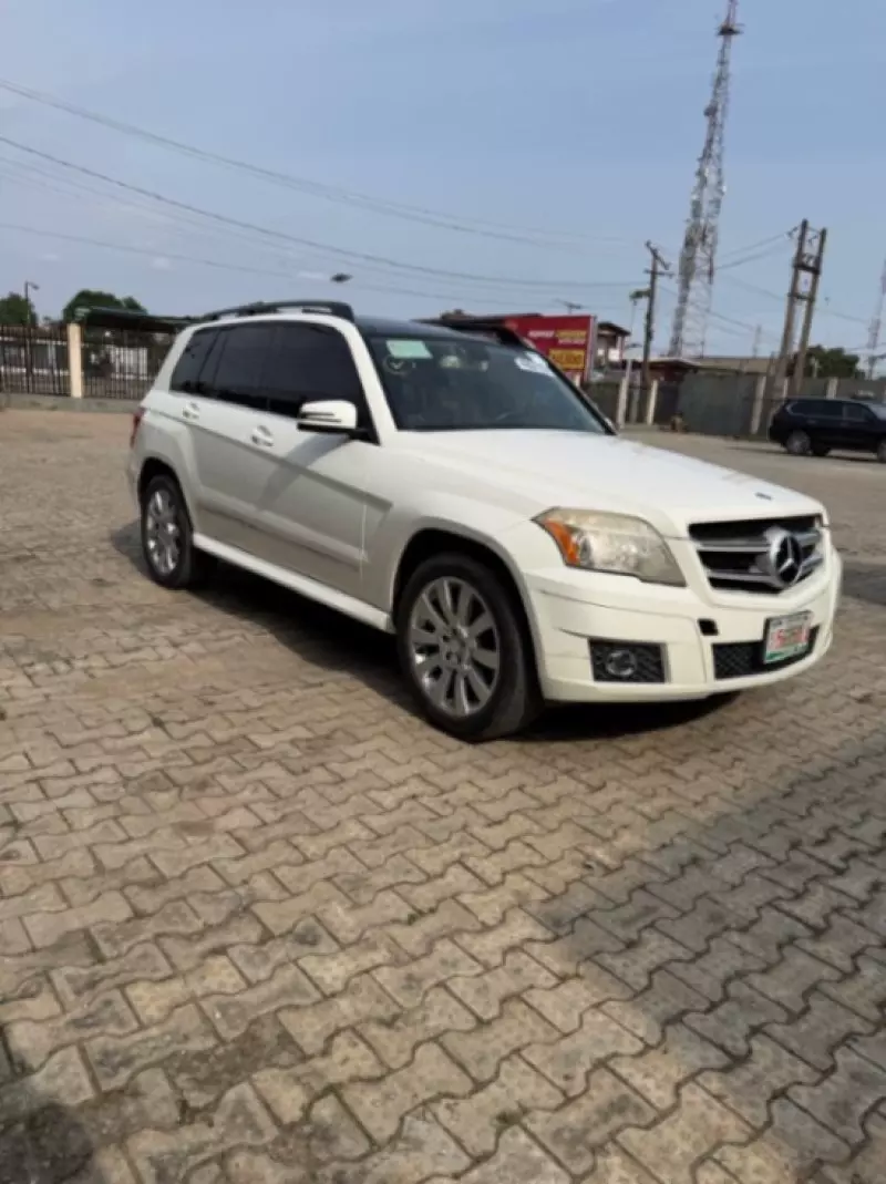 Mercedes-Benz Glk-class   - 2010