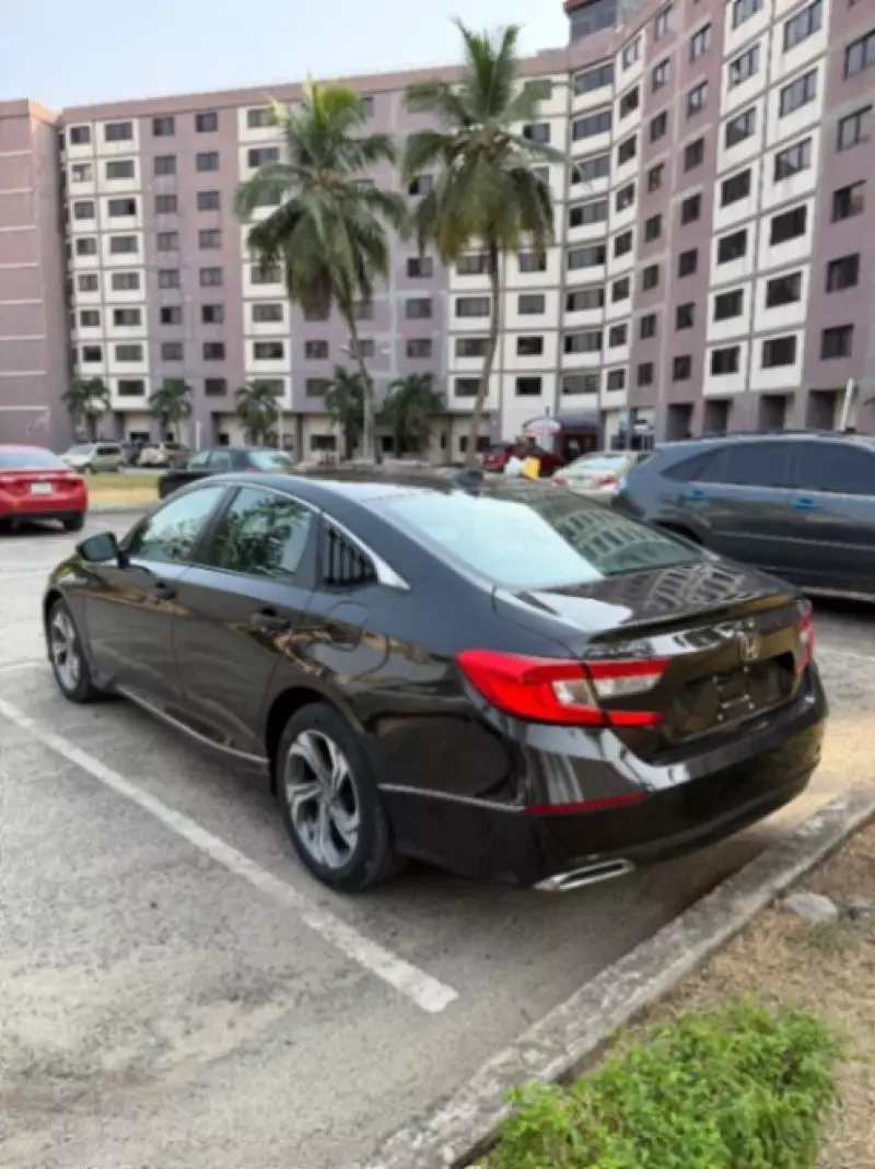 Honda Accord   - 2018