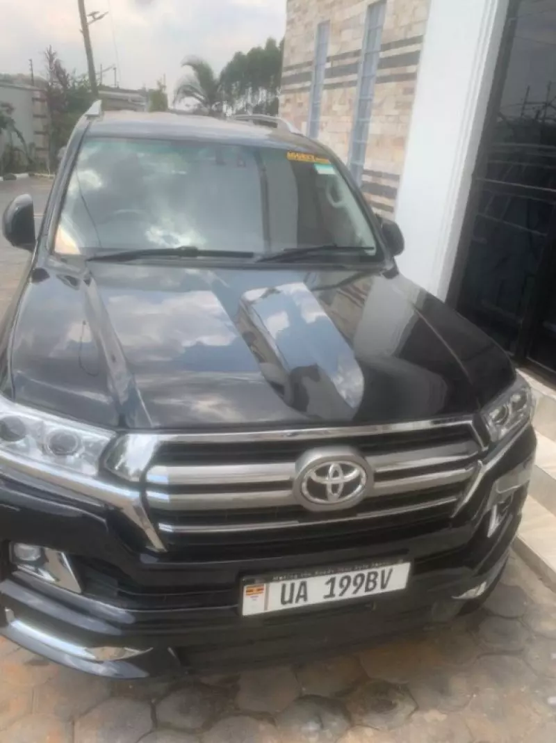 Toyota Landcruiser  V8   - 2010