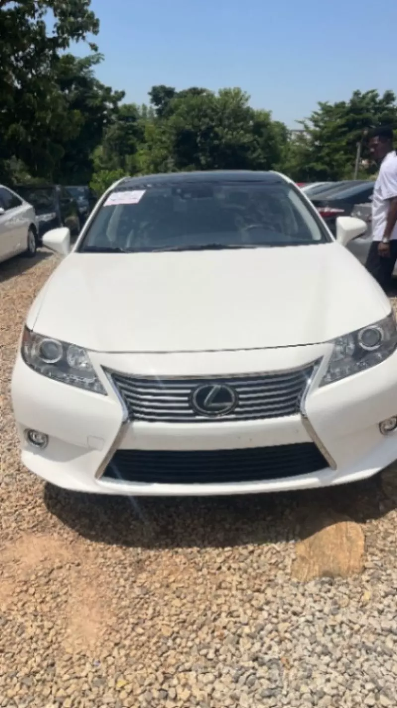 Lexus ES - 2015