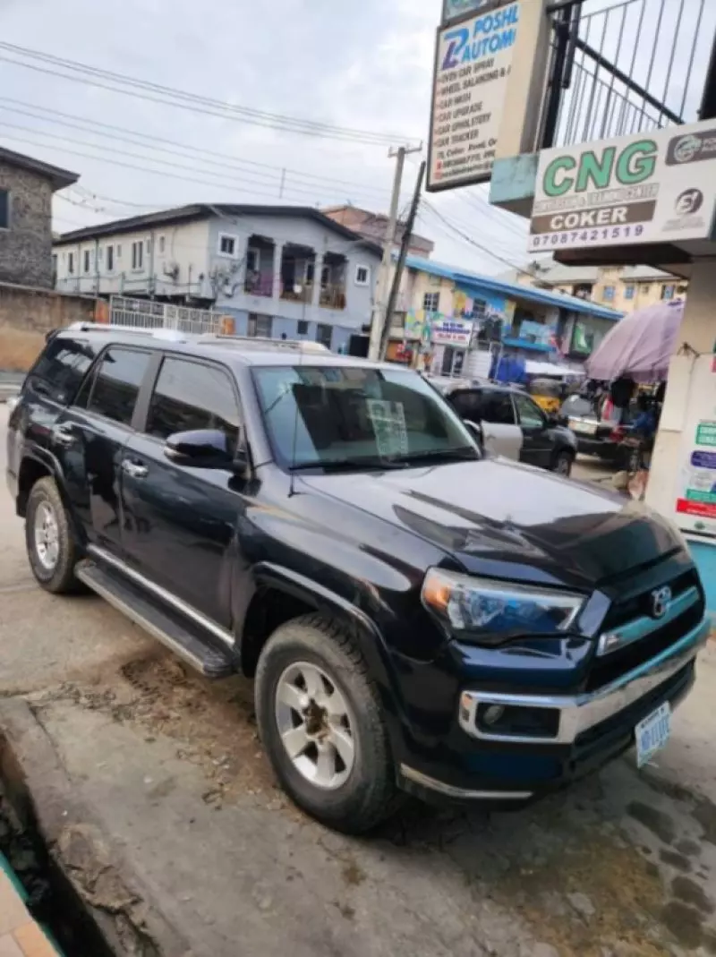 Toyota 4Runner   - 2010