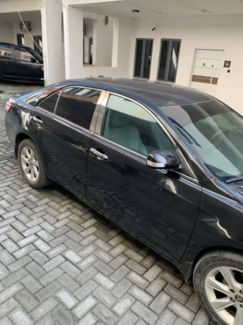 Toyota Camry   - 2011