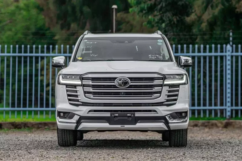 TOYOTA LAND CRUISER 300 LC300   - 2023