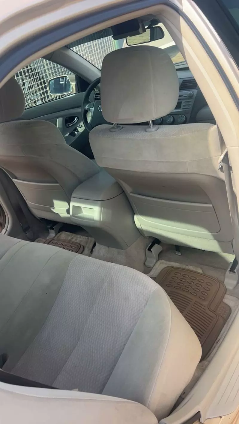 Toyota Camry   - 2010