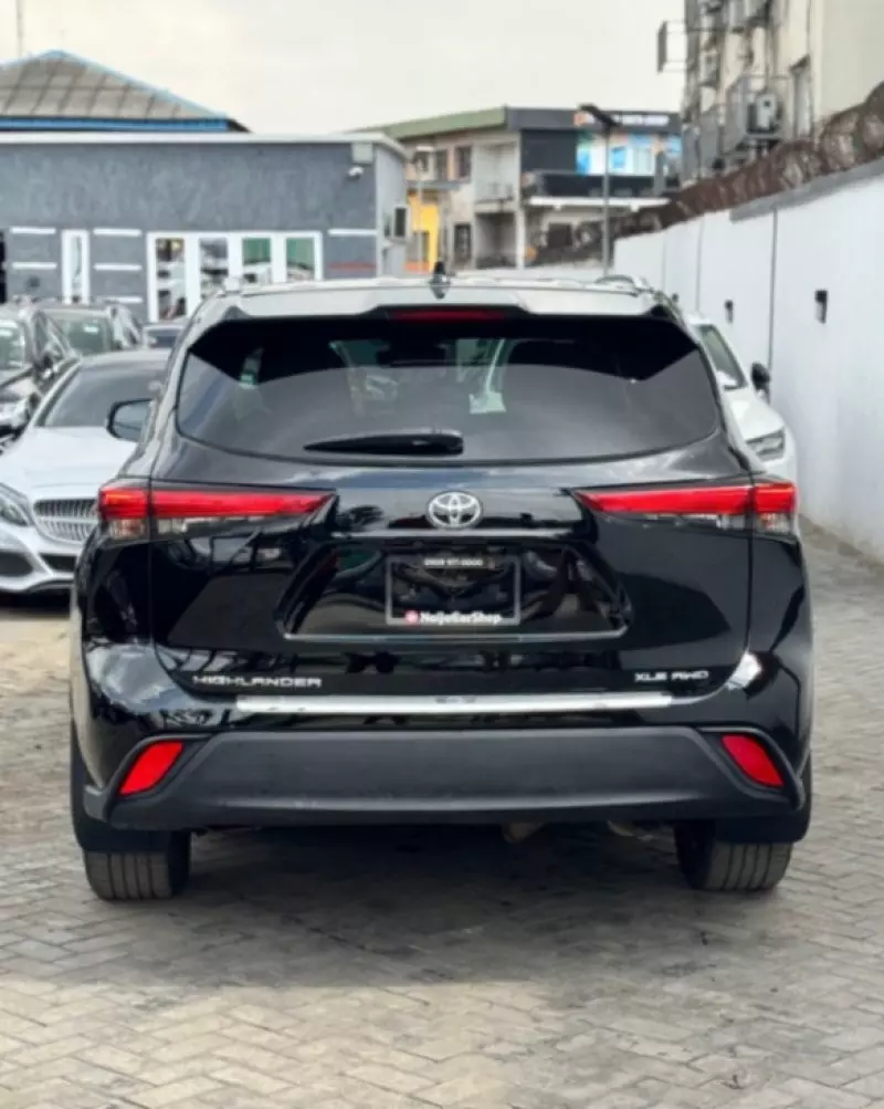 TOYOTA Highlander - 2021