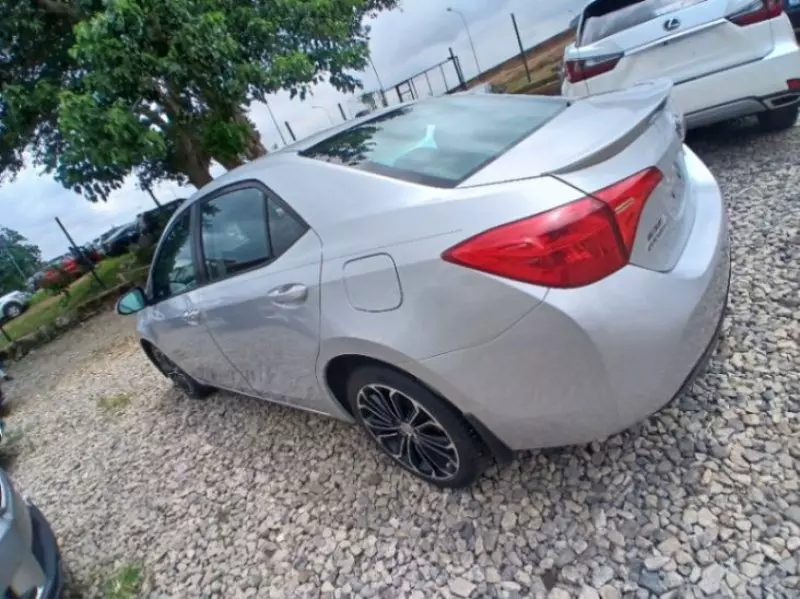 Toyota Corolla   - 2016