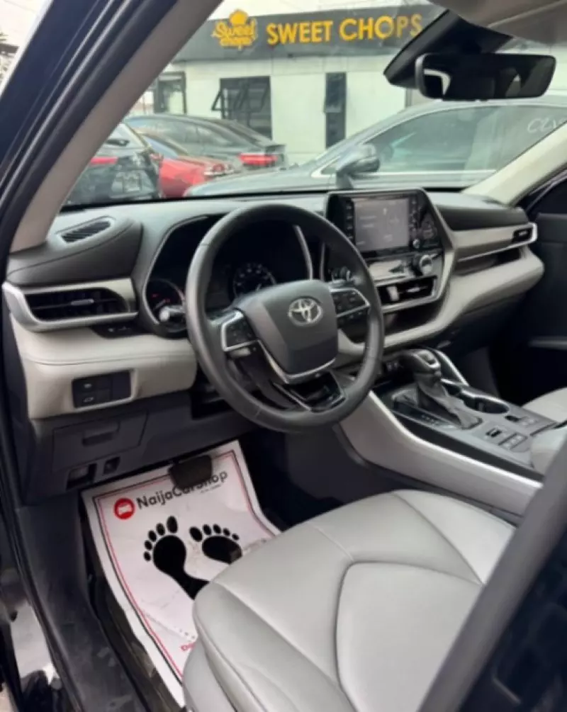 TOYOTA Highlander - 2021