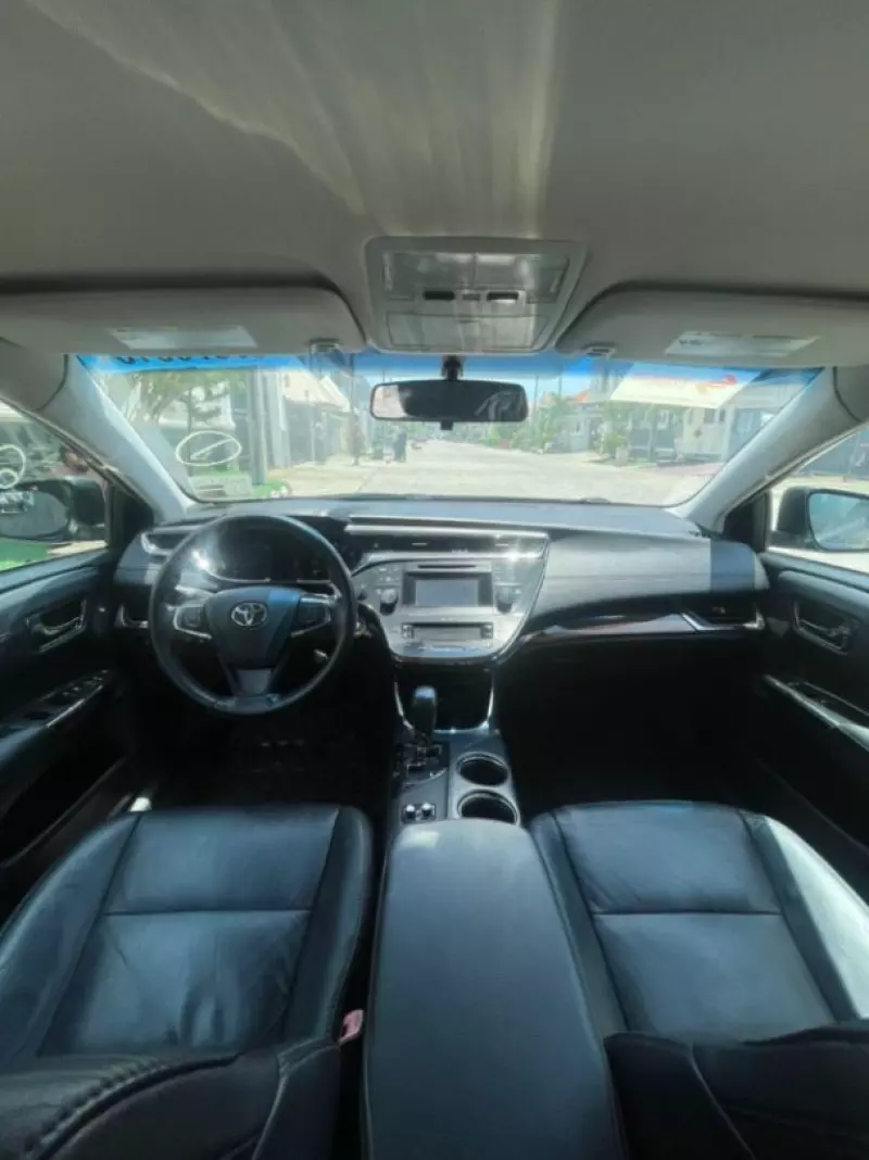 Toyota Avalon   - 2013