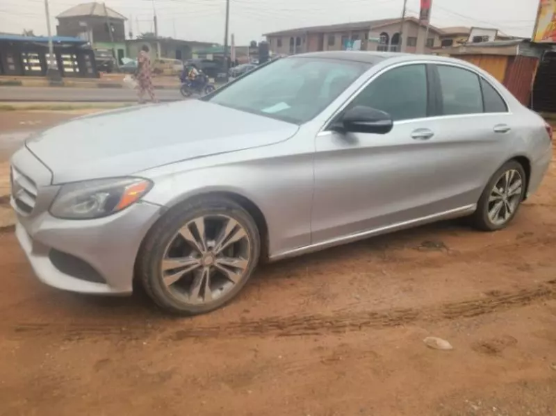 Mercedes-Benz C 300   - 2015