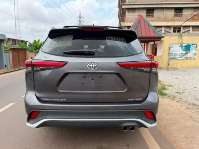 Mitsubishi OUTLANDER   - 2022