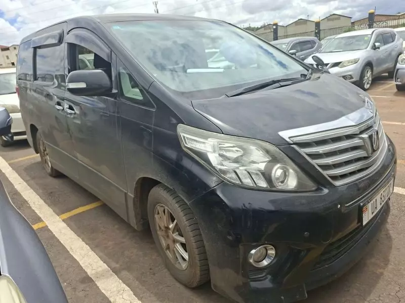 Toyota Alphard   - 2011