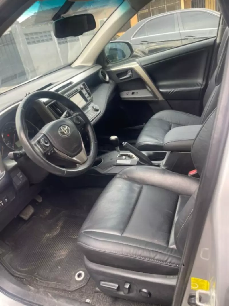 Toyota RAV 4   - 2013
