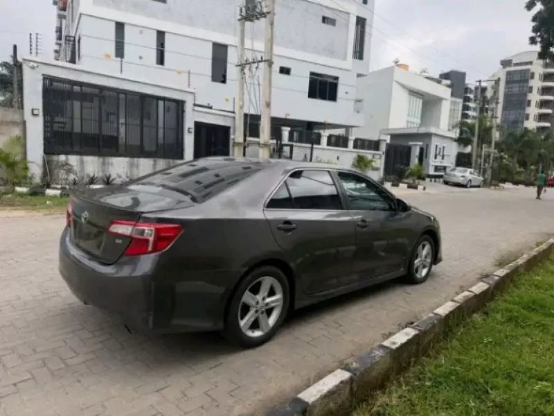 TOYOTA Camry   - 2013
