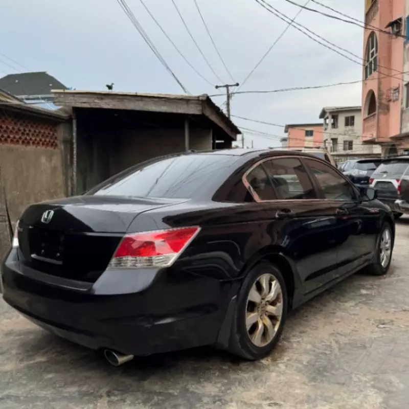 Honda Accord - 2010