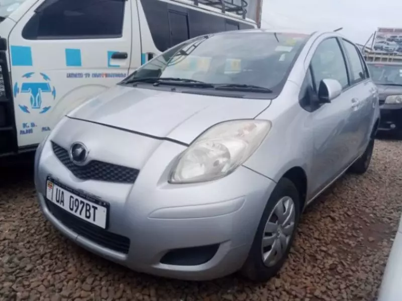 Toyota Vitz   - 2010