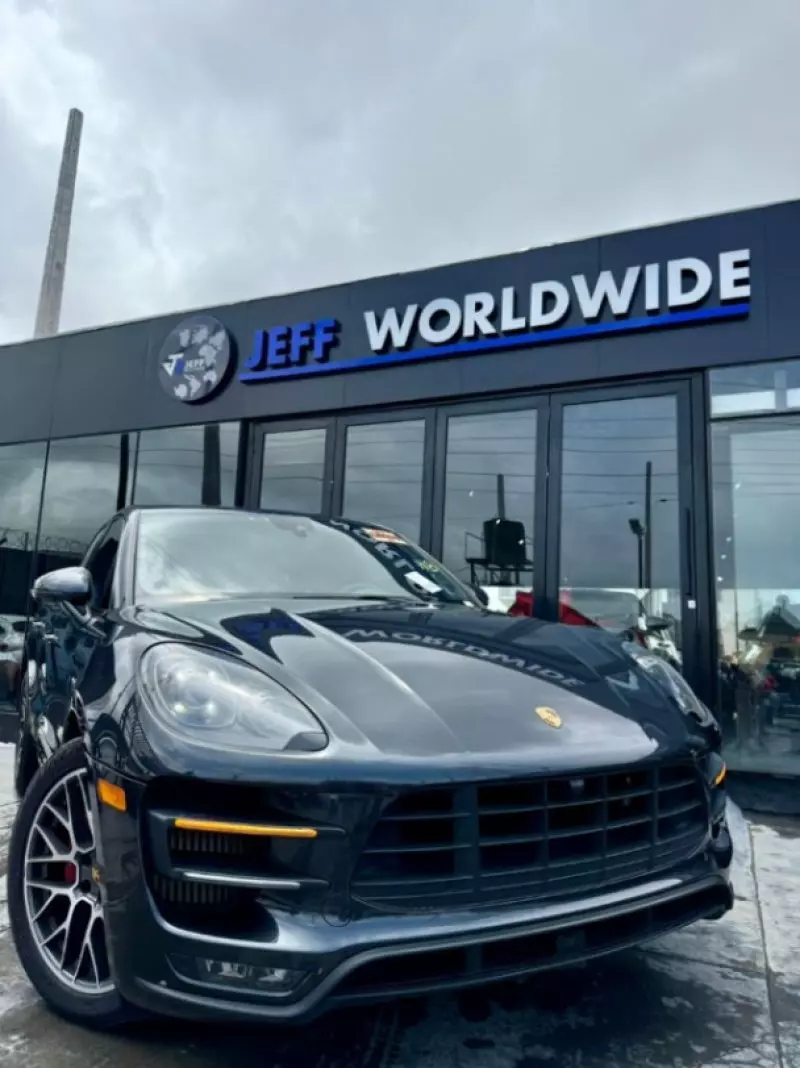 PORSCHE Macan   - 2017
