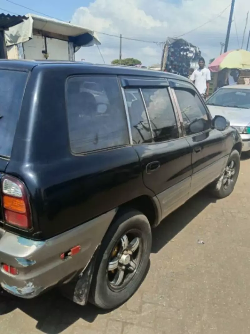 TOYOTA RAV 4   - 1999
