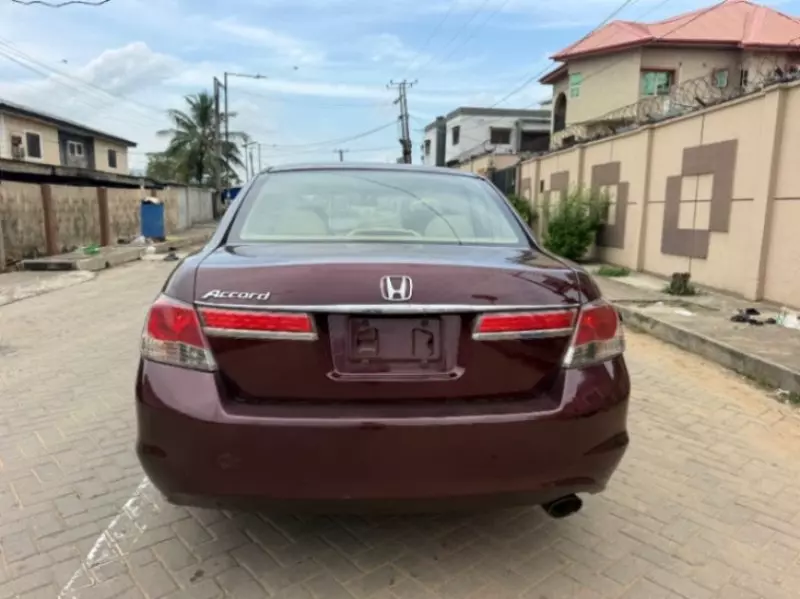 Honda Accord - 2012