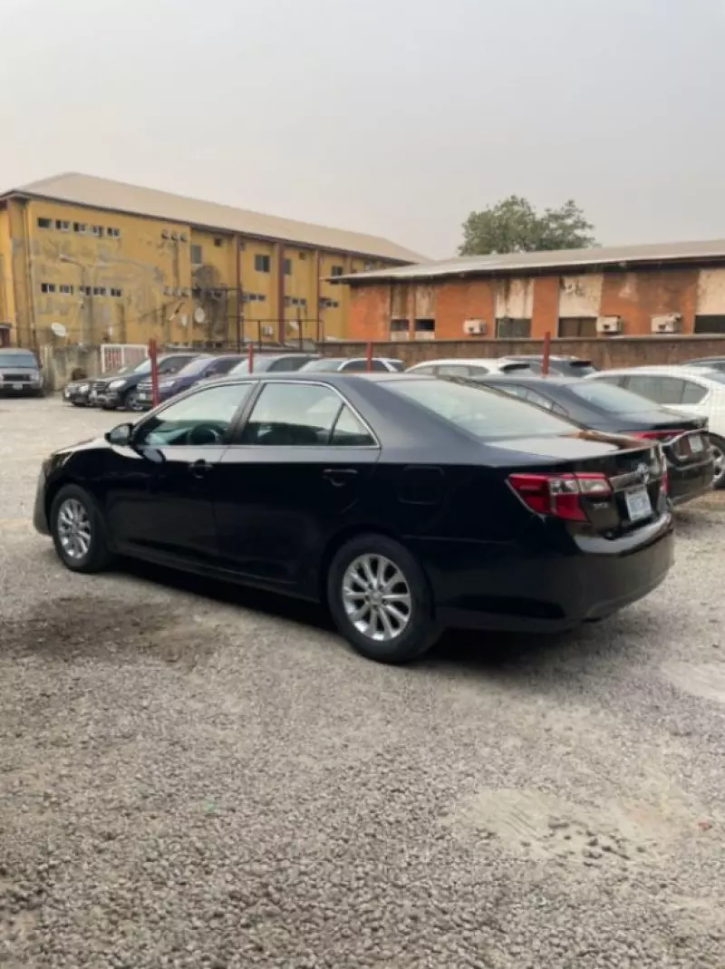 Toyota Camry   - 2012