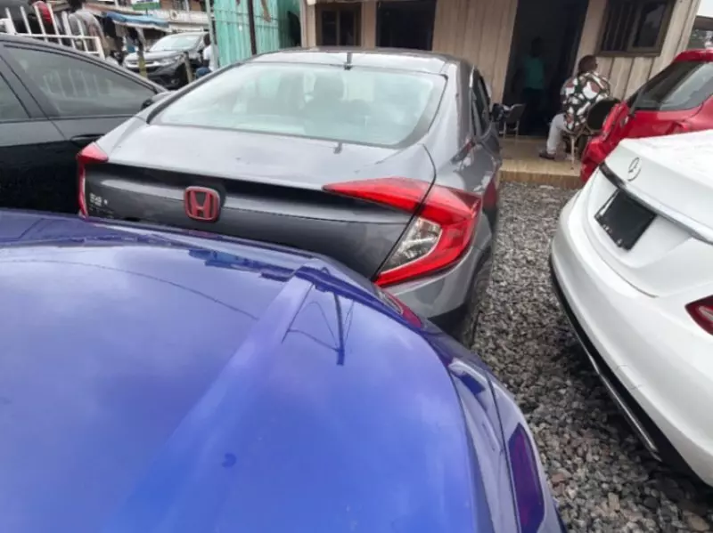 Honda Civic   - 2016