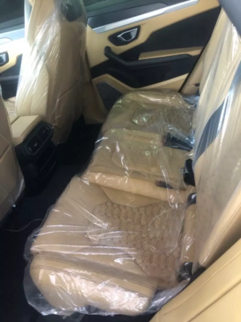 Lamborghini Urus   - 2021