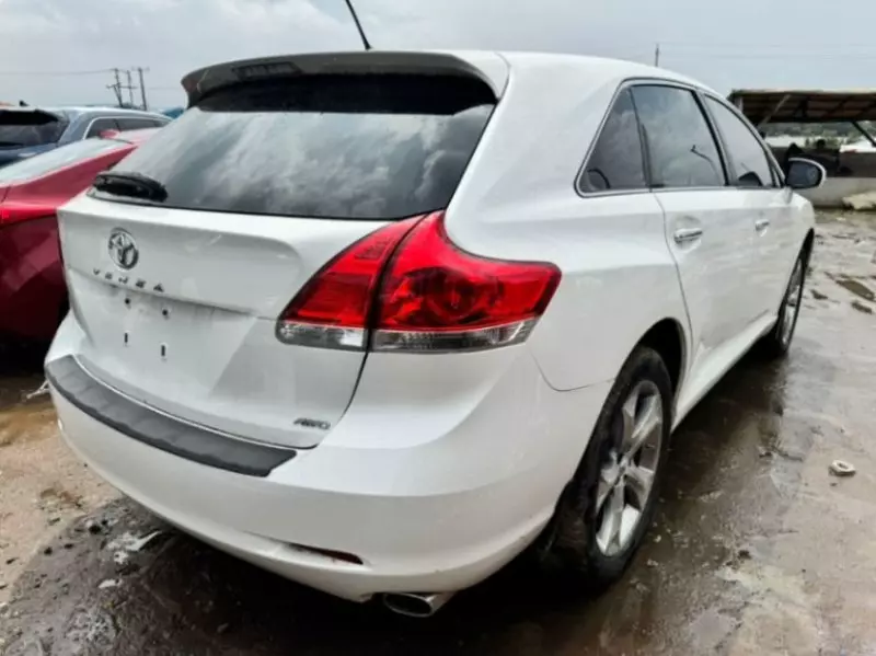 Toyota Venza   - 2013