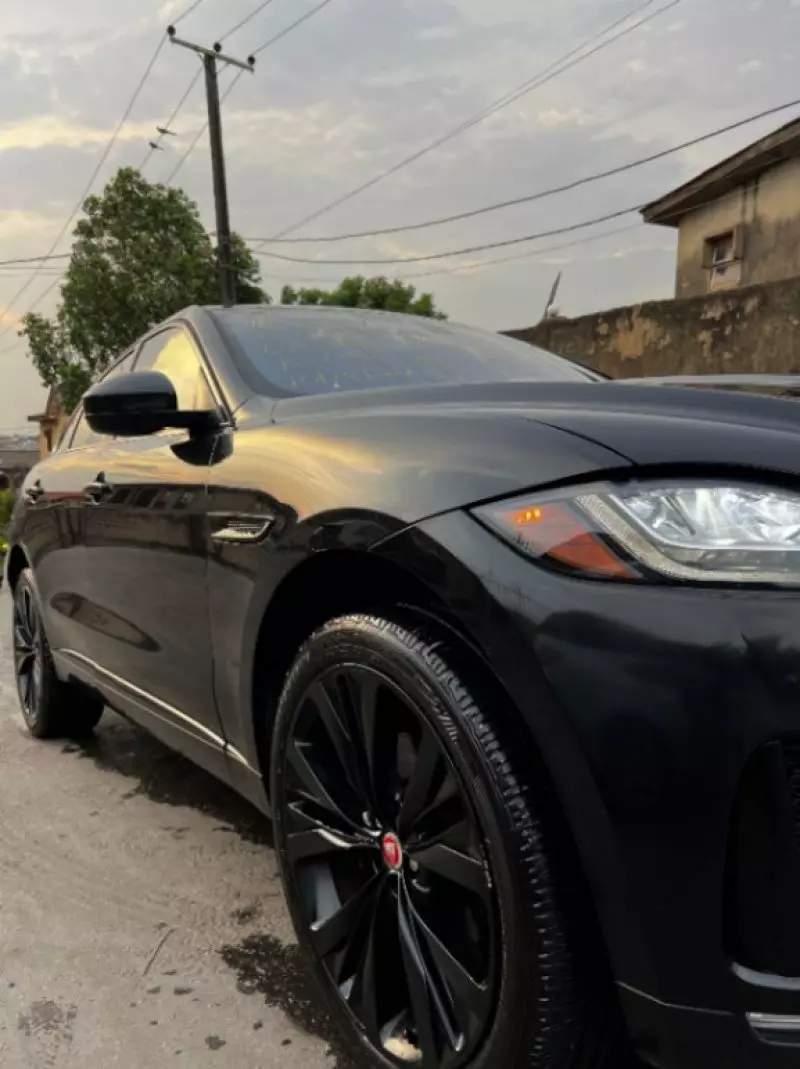 Jaguar F-Pace   - 2017