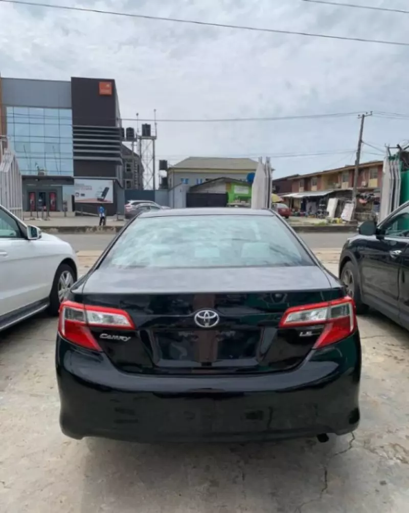 Toyota Camry   - 2013