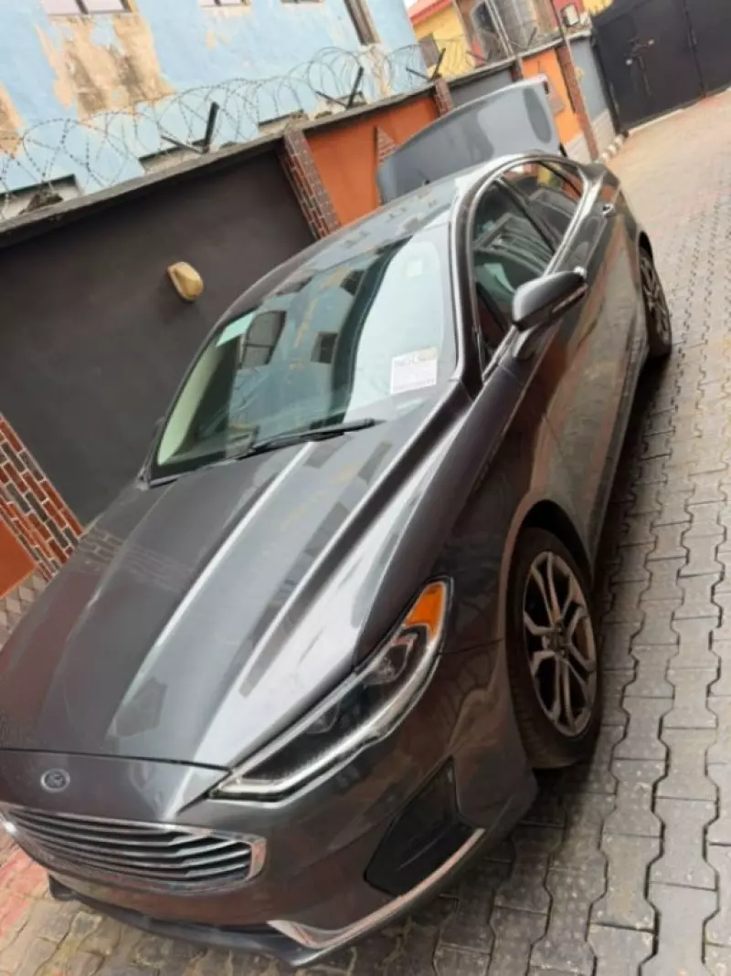 Ford Fusion   - 2019