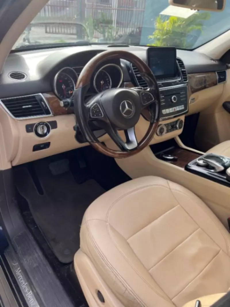 Mercedes-Benz GLE-Class   - 2016