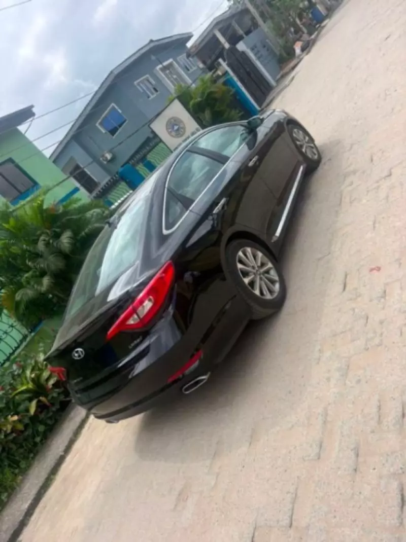 Hyundai Sonata   - 2016