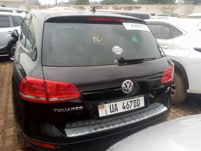 Volkswagen Touareg   - 2011