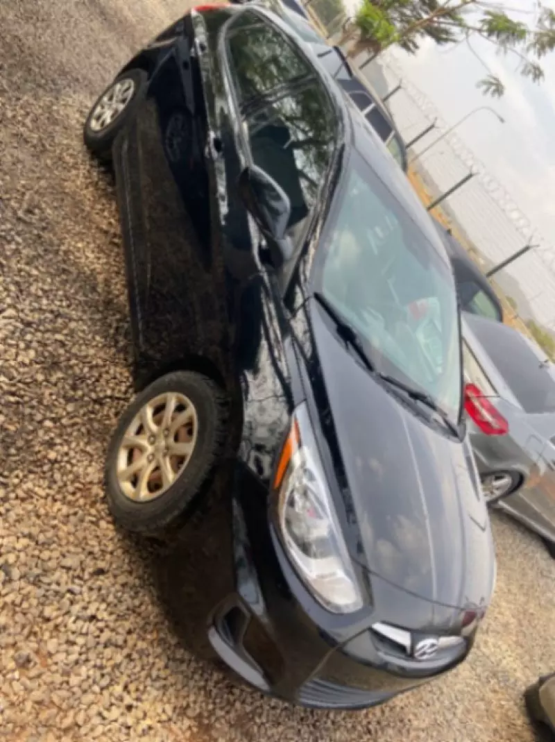 Hyundai Accent   - 2013