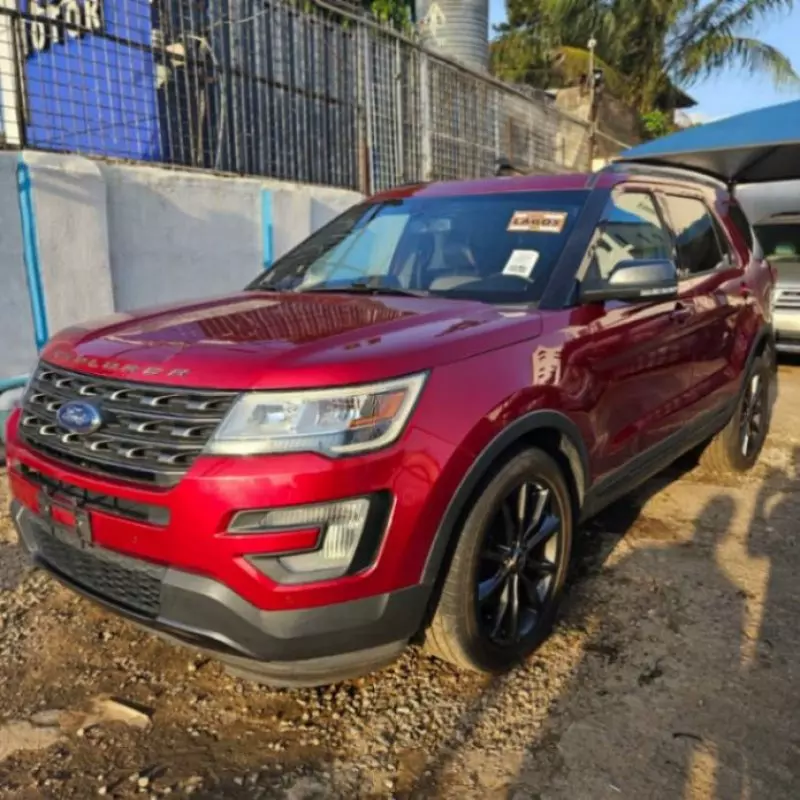 Ford Explorer   - 2017