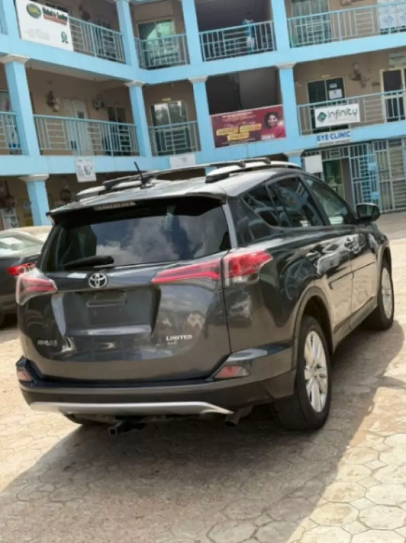 Toyota RAV 4   - 2014