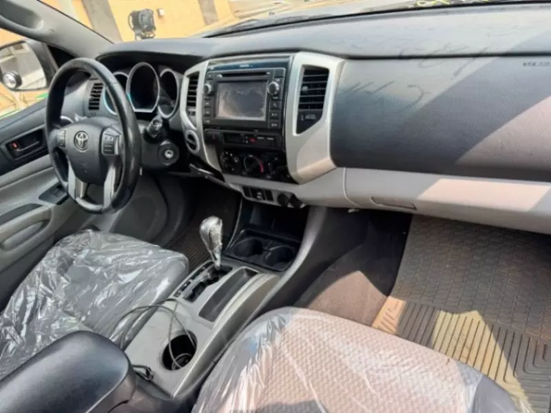Toyota Tacoma   - 2013
