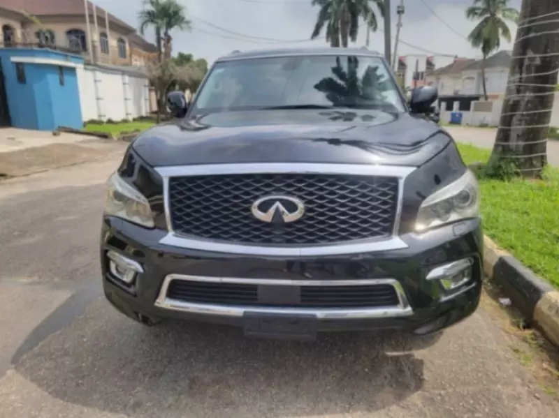 Infiniti QX56   - 2011