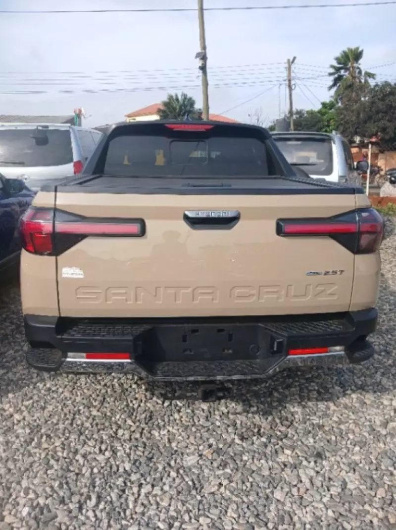 Hyundai Santa Cruz   - 2023