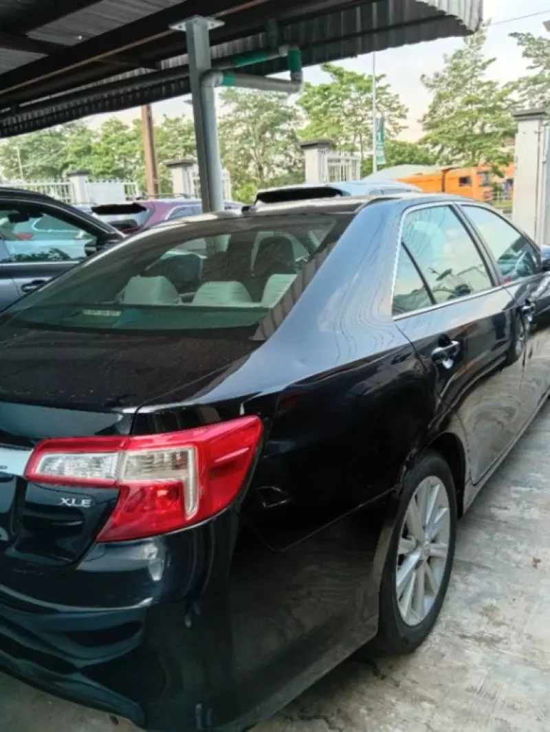TOYOTA Camry   - 2012