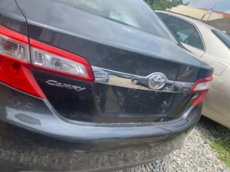 TOYOTA Camry - 2012