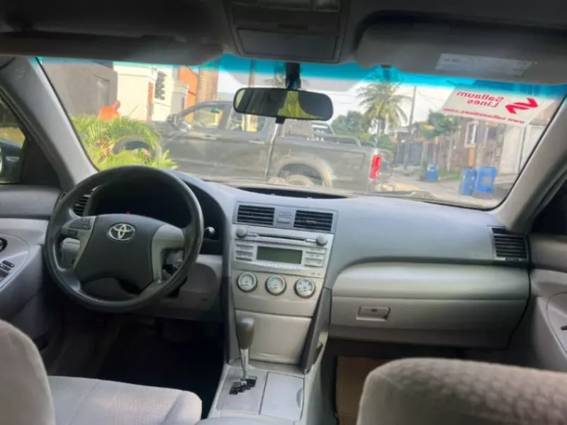 Toyota Camry   - 2011