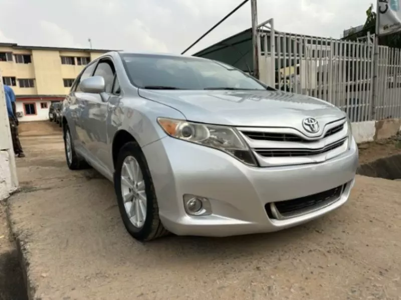 Toyota Venza   - 2012