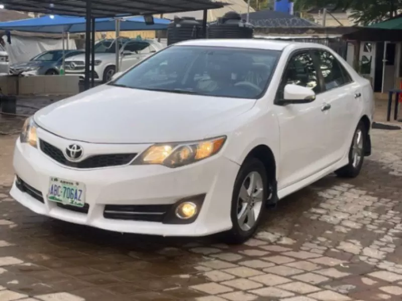 Toyota Camry   - 2012